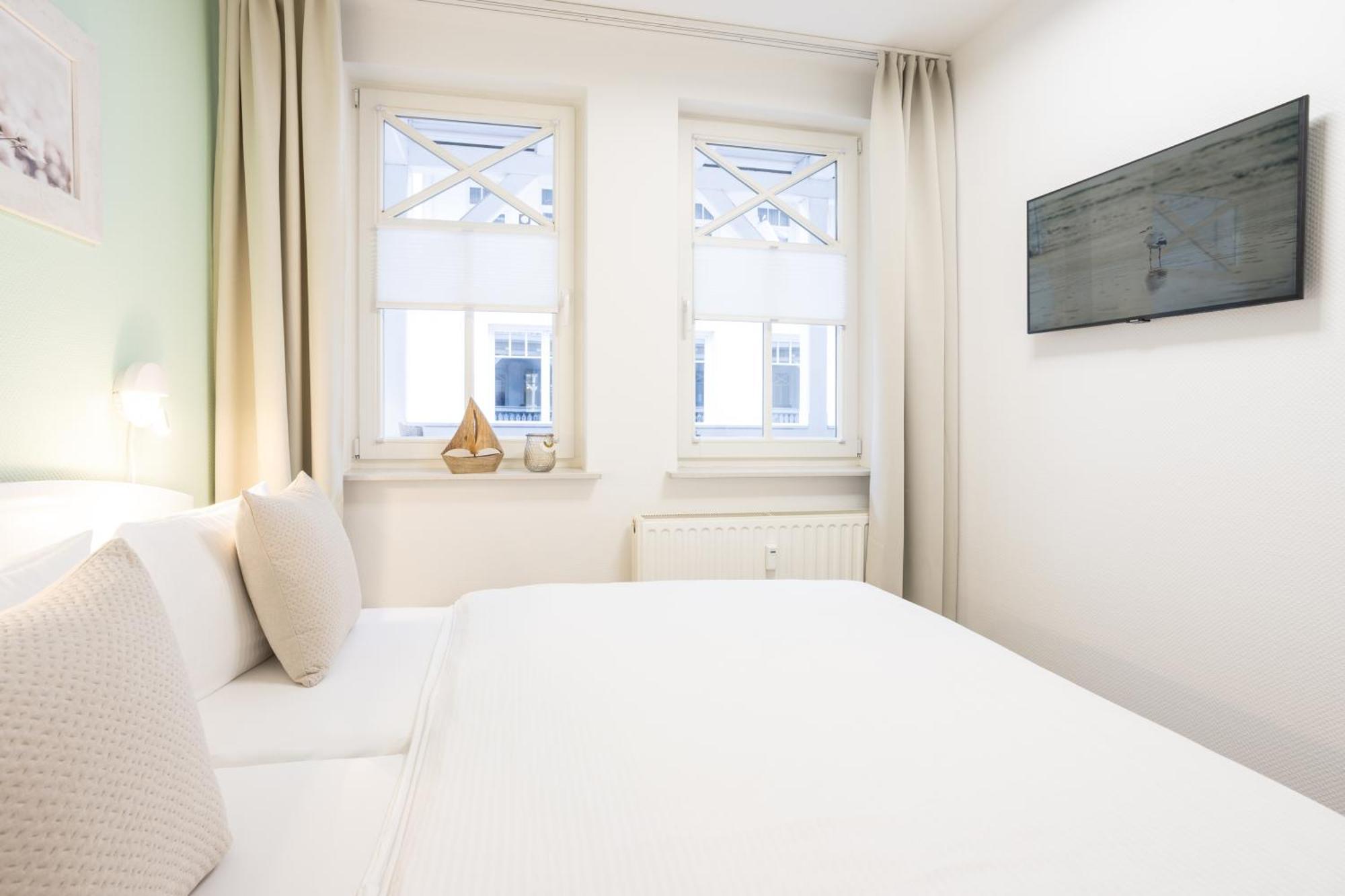 Fewo Auszeit Im Haus Strandburg Binz Esterno foto